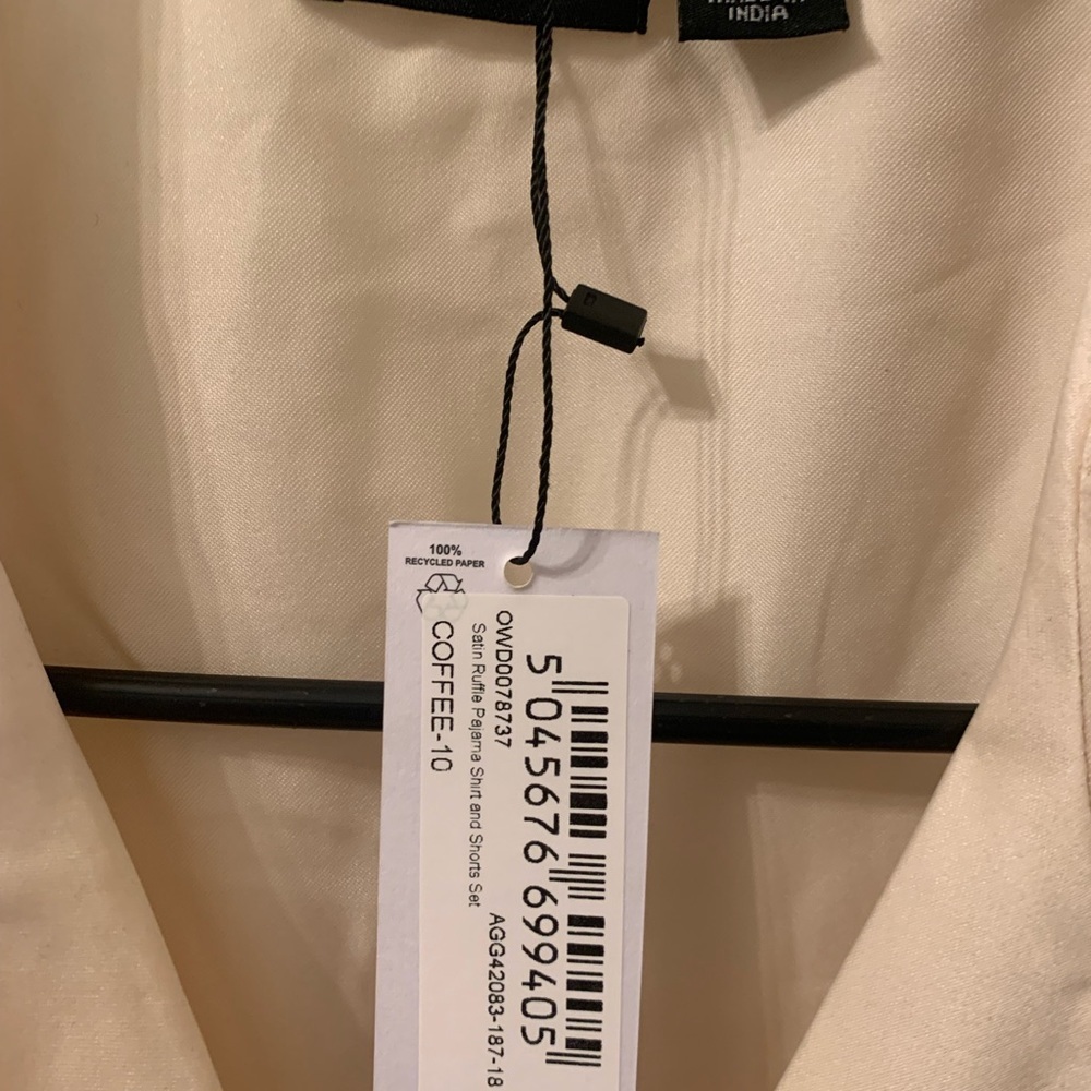 Nasty Gal Satin Ruffle Pajama Set Cream Size US 6 NWT - Picture 7 of 8